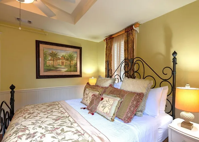 Cedar House Inn