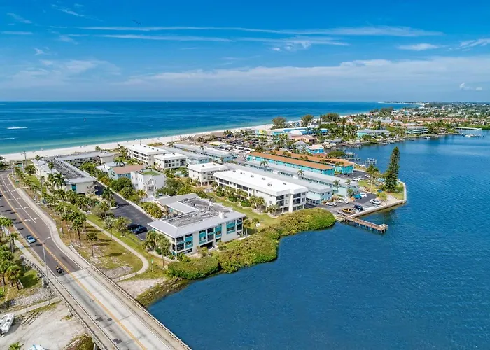 Absolute Anna Maria-Private Beach Access-Heated Pool-Water Views From Every Room