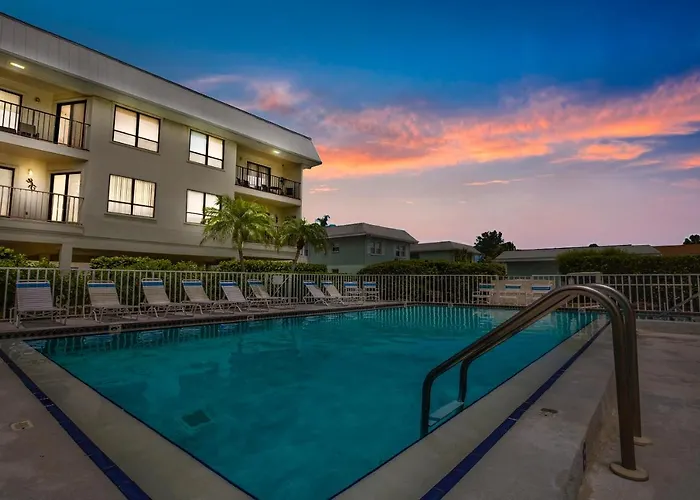 Absolute Anna Maria-Private Beach Access-Heated Pool-Water Views From Every Room