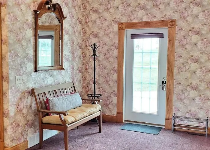 Victorian Suite By Amish Country Lodging