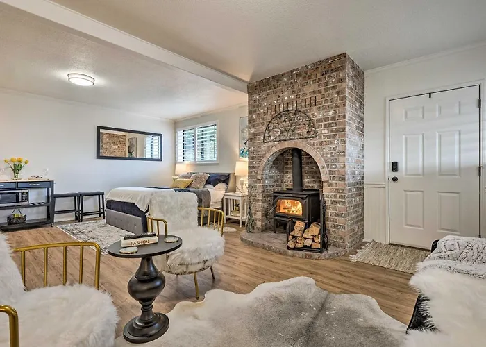 Pnw Retreat | Fireplace | Seattle Views