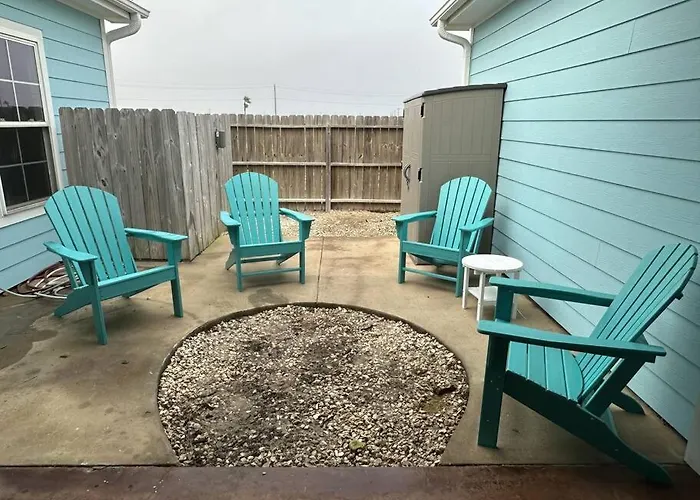 Barefoot Bungalow - Pet Friendly- 2 Bdrm Townhome