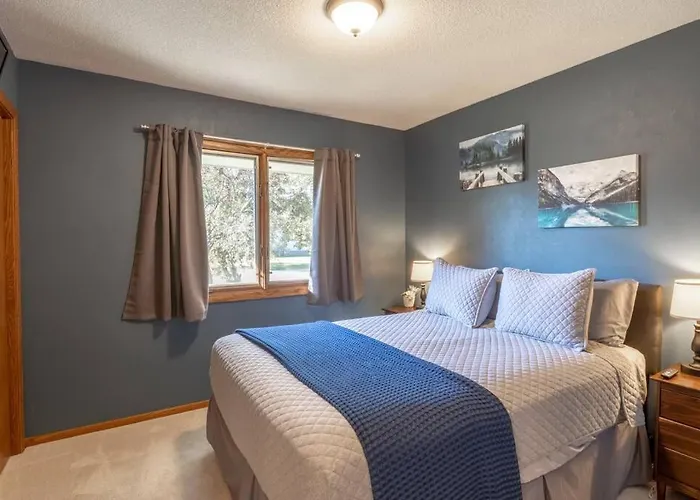 Family Home W/ 2 King, 2 Queen Beds + Game Room