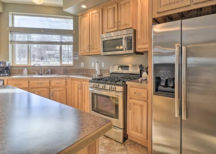 Charming Cody Vacation Home W/ Mtn Views!