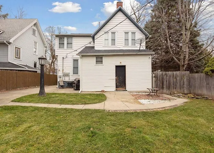 Historic + Pet-Friendly Gem