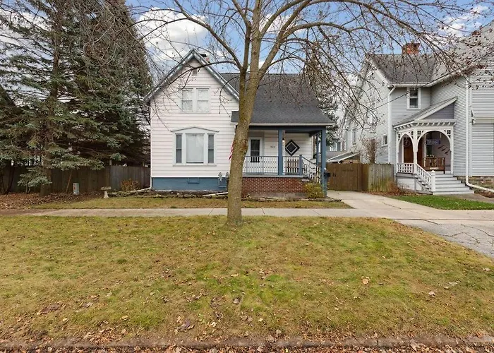 Historic + Pet-Friendly Gem