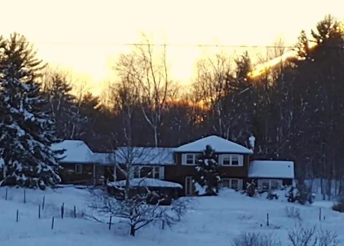 Spacious Country Retreat Close To Town And Nature, Sylvana Farm Vt