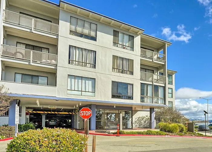 San Francisco Area Studio W/ Bay Views!