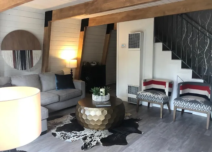 Maison Solange-Red Barn Farmhouse Style- Moonridge