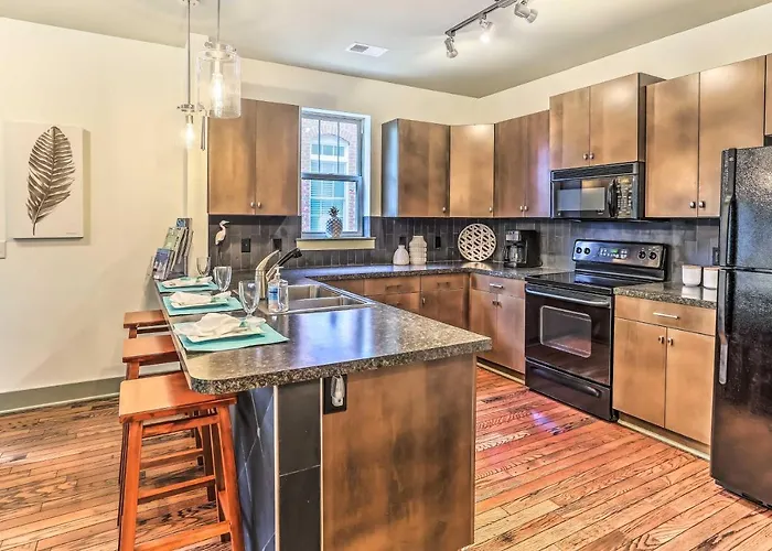 Dwtn Condo 4 Blocks To The Wilmington Riverwalk!