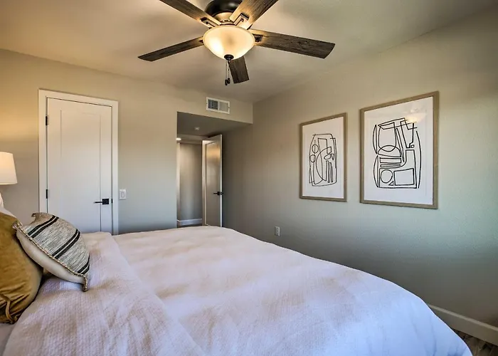 Putting Green, Community Perks: Sun City West Home