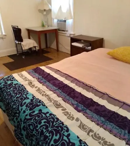 Non-Smokers Only Private Room 5 With Kitchen Best Price For 1 Long-Term Guest