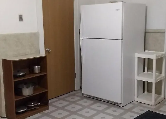 Non-Smokers Only Private Room 5 With Kitchen Best Price For 1 Long-Term Guest