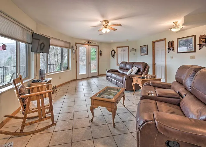 Pet-Friendly Apt W/ Views In Pisgah Nat'L Forest!
