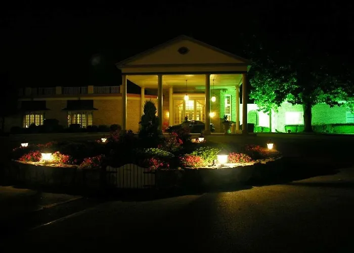 Hotel Carlisle & Embers Convention Center