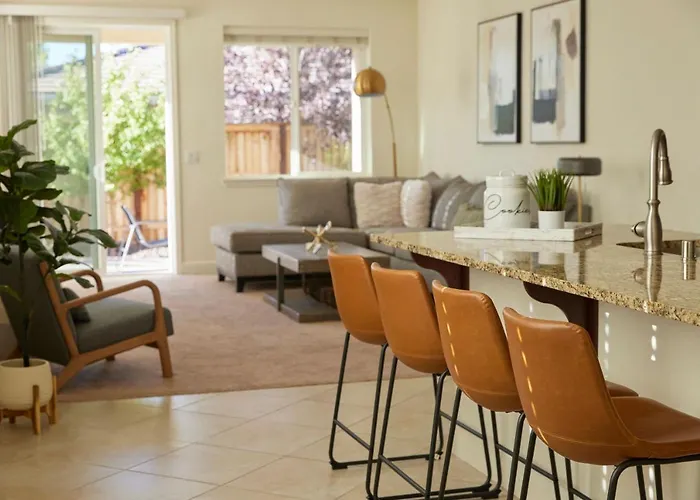 New Upscale House, Tahoe 30-Min W/ Cal King
