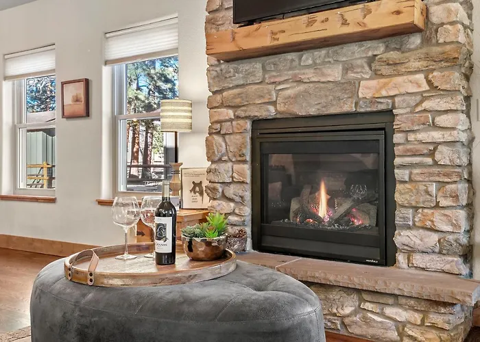 Black Bear Cabin With Hot Tub