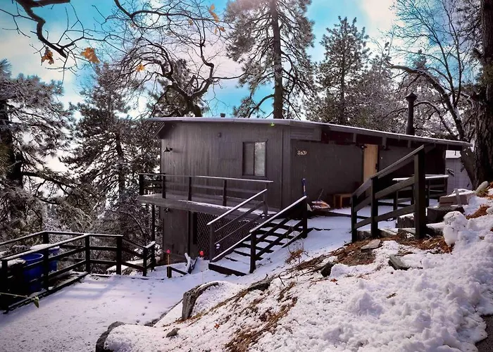 Updated Mountain Cabin Retreat With 180 Views Off Deck And Balcony