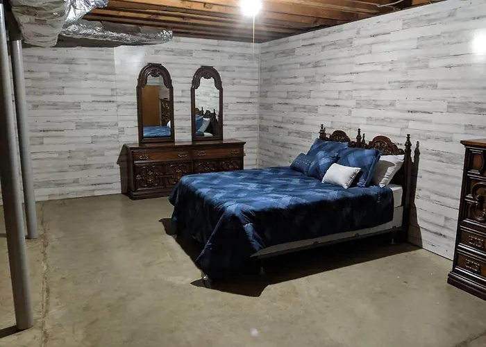 S1. Beautiful Home In Historic Scottsboro