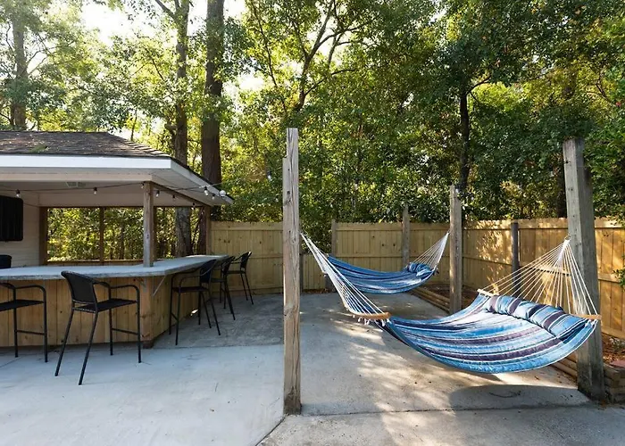 Relaxing 5-Bedroom Villa With Outdoor Oasis