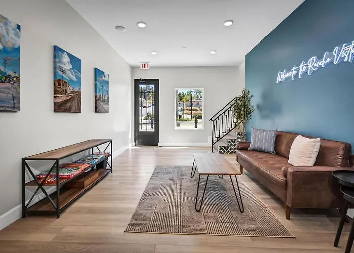 Single Bedroom - Queen Size. Heart Of Downtown Vista