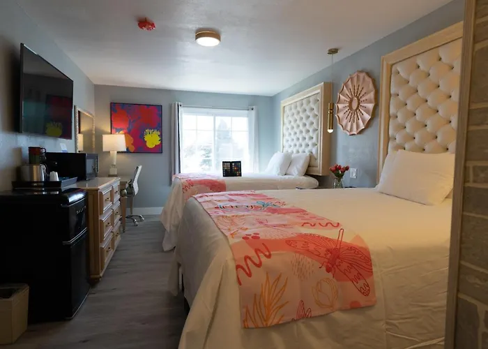 Dragonfly Inn & Suites