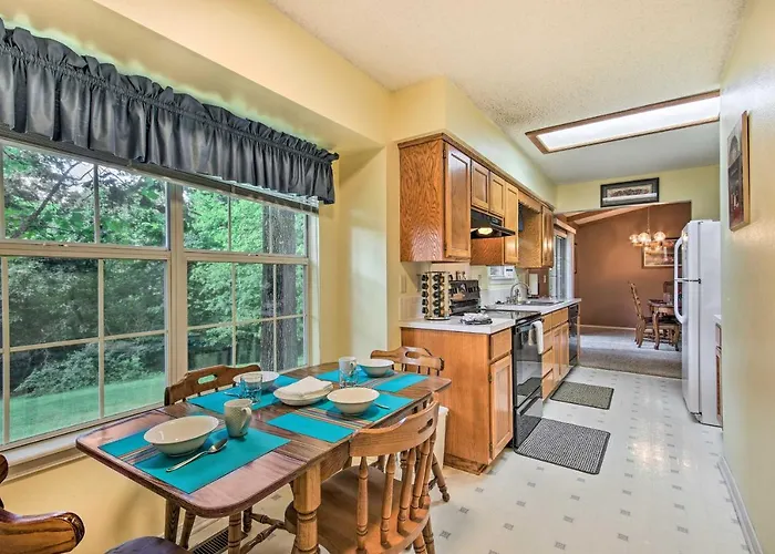 Bella Vista Home Base Near Mtn Biking & Golf!