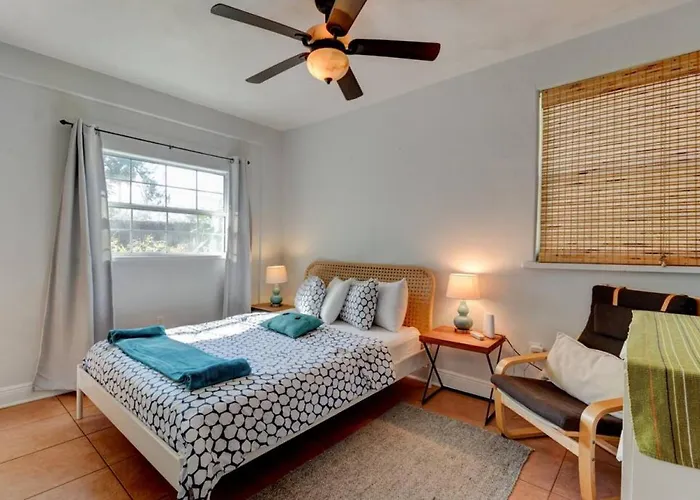 Spanish Bungalow Guest House