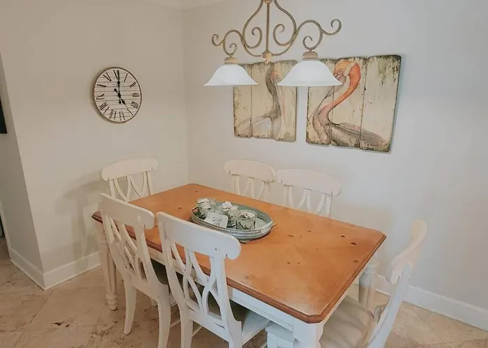 H1 Downstairs And Comfy King And Two Twins Really Nice Kitchen And Baths
