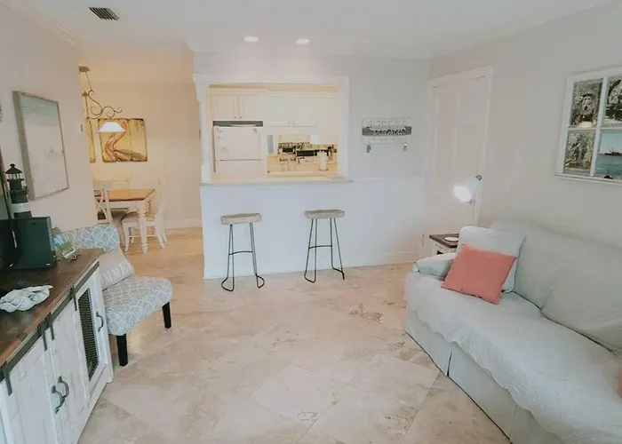 H1 Downstairs And Comfy King And Two Twins Really Nice Kitchen And Baths