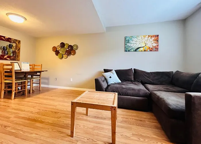 Luxe On Penn: Family-Friendly Urban Retreat with Toddler Amenities