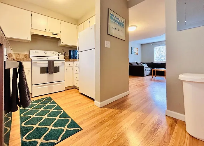 Luxe On Penn: Family-Friendly Urban Retreat with Toddler Amenities