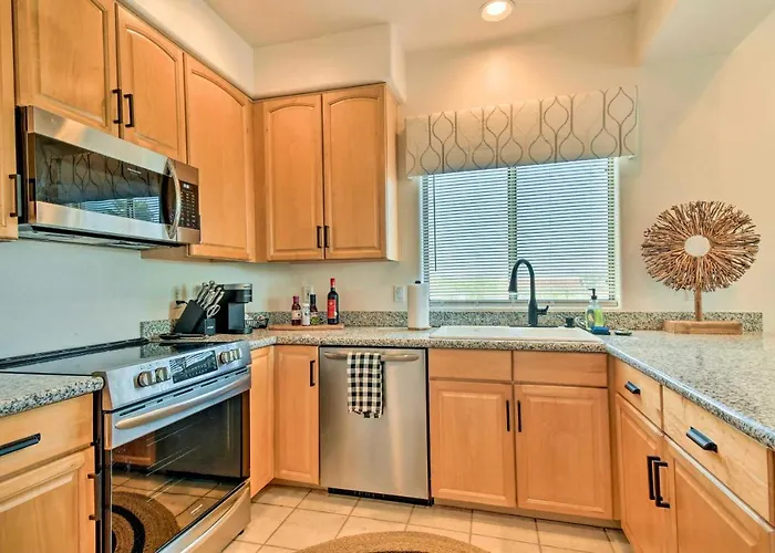 Pool Access: Mountain-View Condo In Fountain Hills