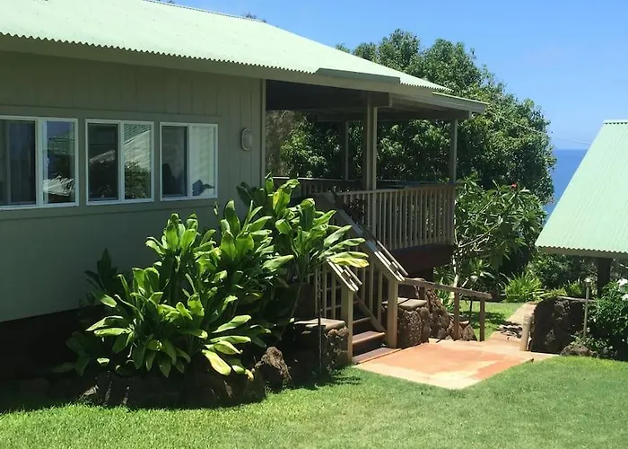 Waimea Bay Luxury Estate Views & Hot Tub