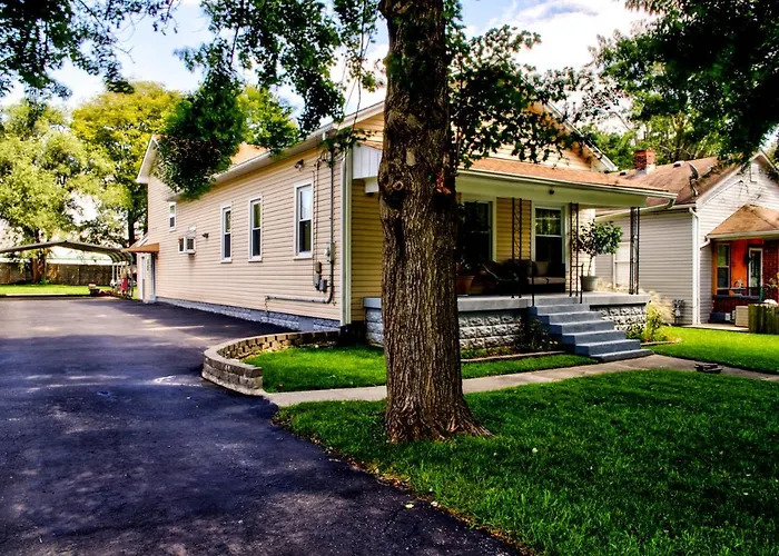 Large Louisville Home Near Expo Center, Airport, Uofl & Churchill Downs