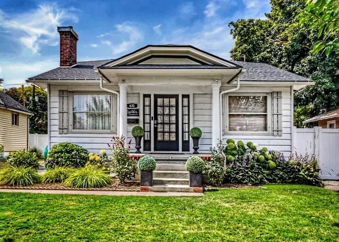 Centrally Located, Family And Furry Friendly Fun!