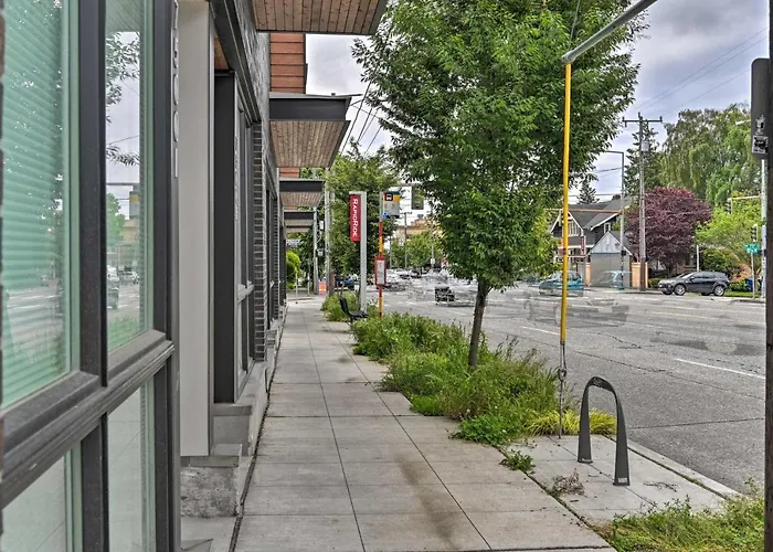 Stylish Townhome In Ballard