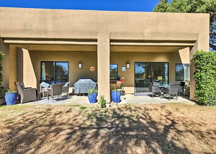 Modern Golf Course Retreat In Cathedral City!