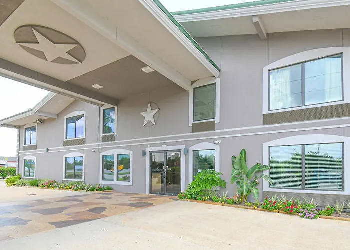 Scottish Inns & Suites - Woodlands Mall