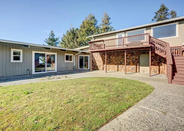 'Ocean Vista' Gold Beach Getaway!