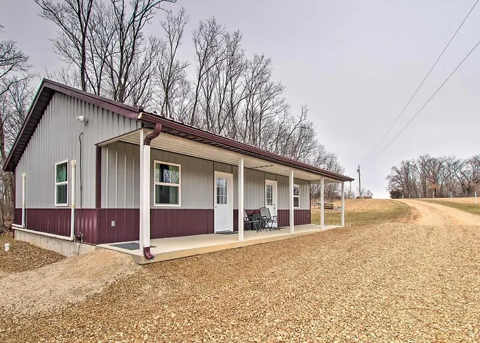 Peaceful Missouri Cabin Rental On 55 Acres!