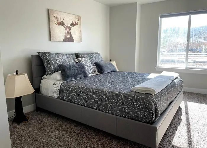 Lovely Condo! W/ Free Recreational Vehicle Parking