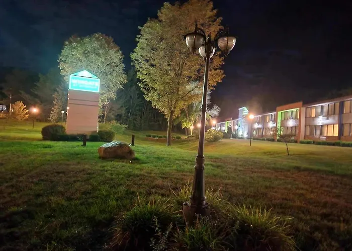 Wingate By Wyndham Lake George