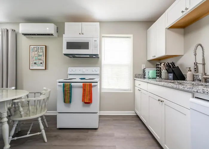 Luxury 1 Bed Apt Near Five Point. Pets Welcome!