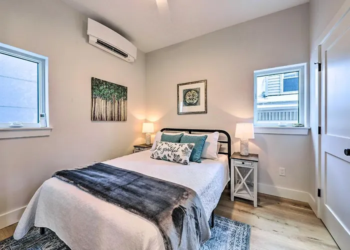 Spacious Portland Home: Walk Downtown!