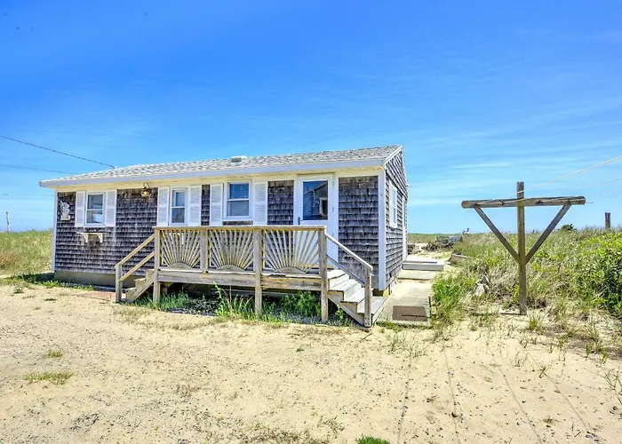 Sagamore Beachfront Cottage Escape