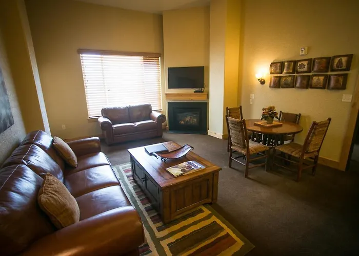 Large Condo, Steps Away From Canyons Village
