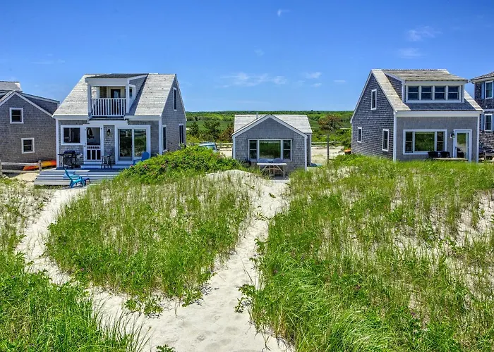 Cozy Cape Cottage—Deck Views Of Cape Cod Bay