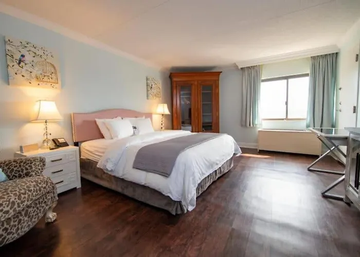 Bella Vista Hotel & Suites