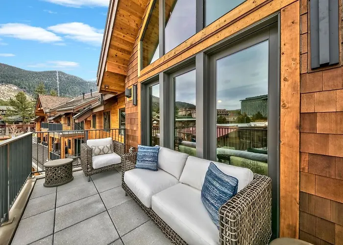 Luxury Three Bedroom Residence Steps From Heavenly Village Condo